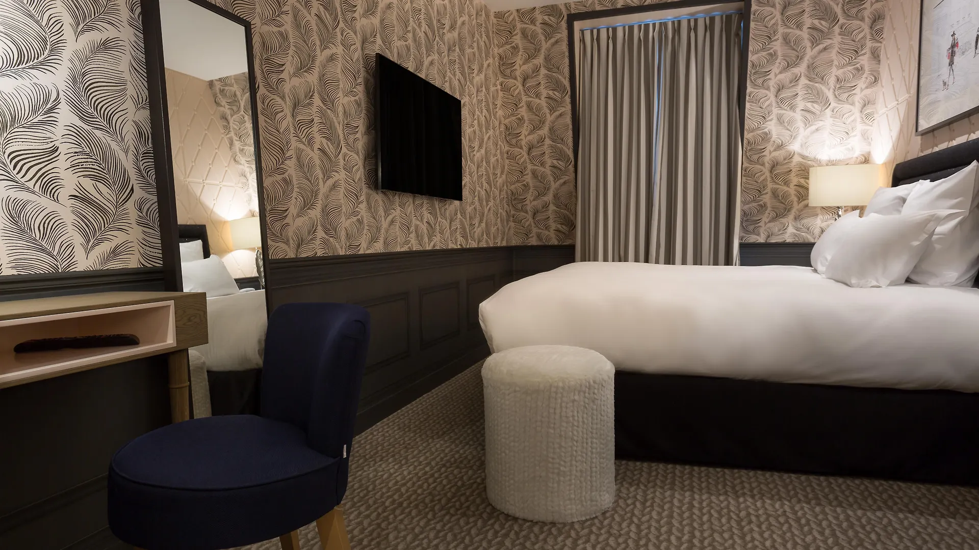 Hotel La Parizienne 3*, Paris France