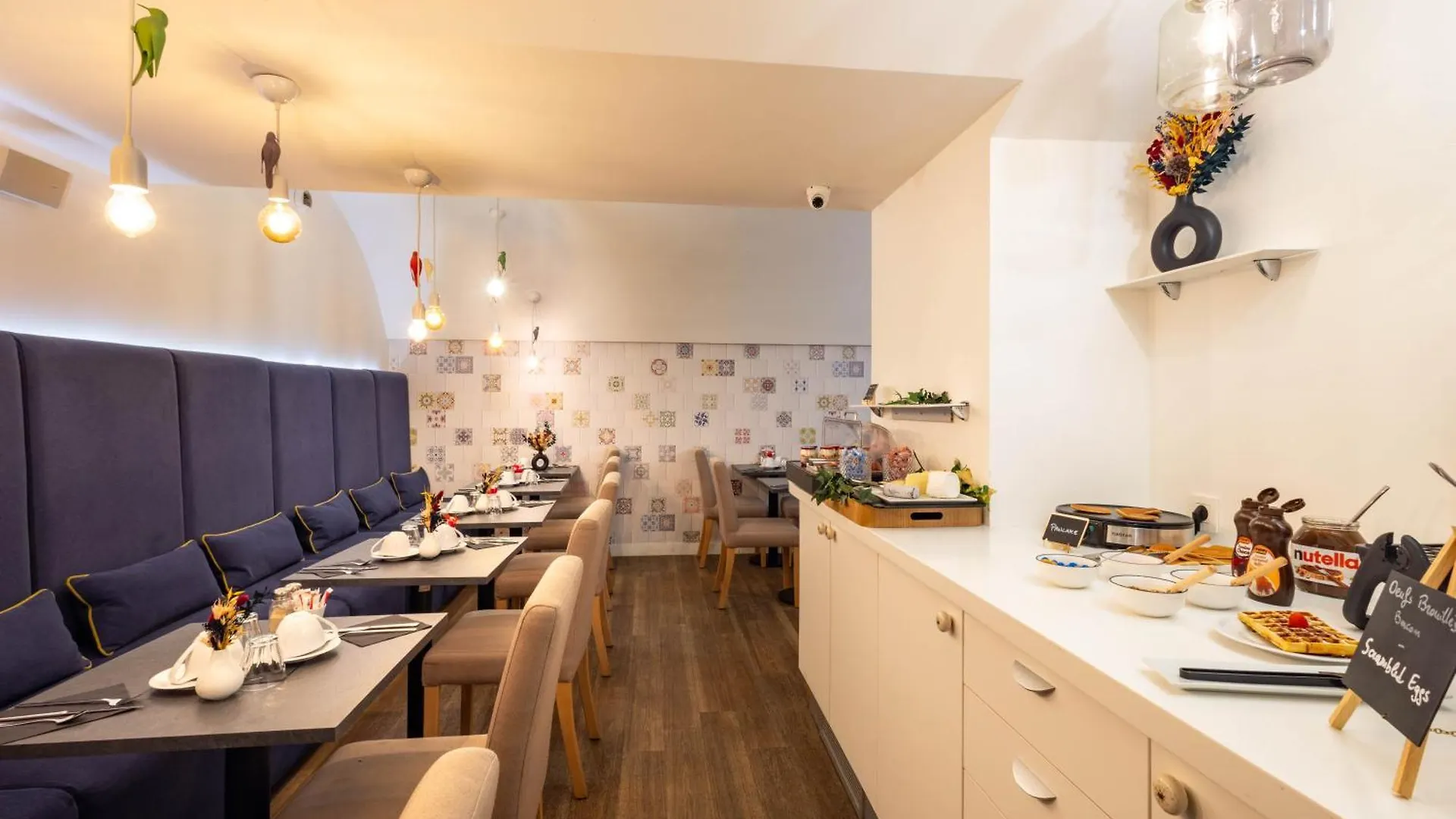 Hotel La Parizienne 3*, Paris France