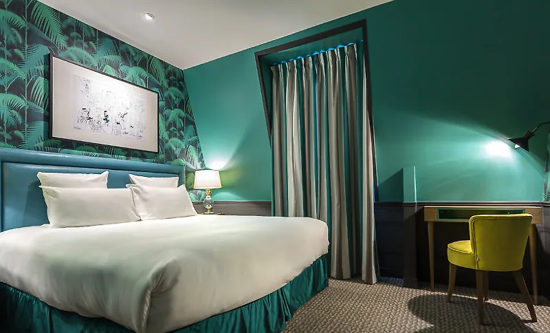 ***  Hotel La Parizienne France