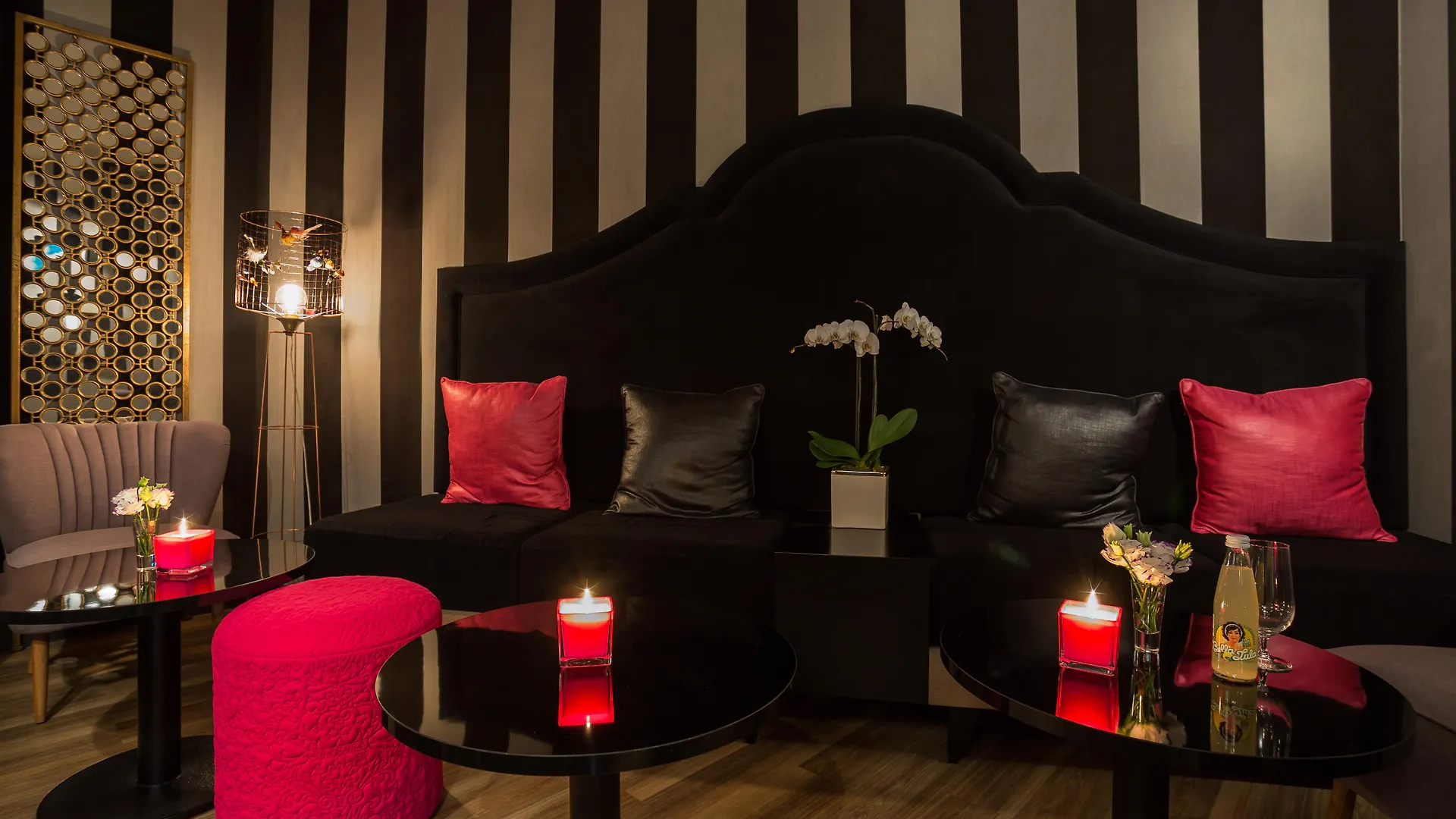 Hotel La Parizienne  Paris