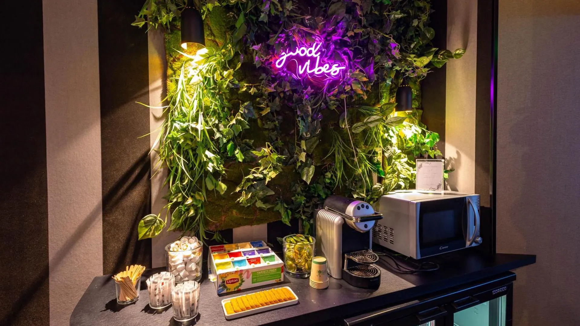 Hotel La Parizienne  Paris