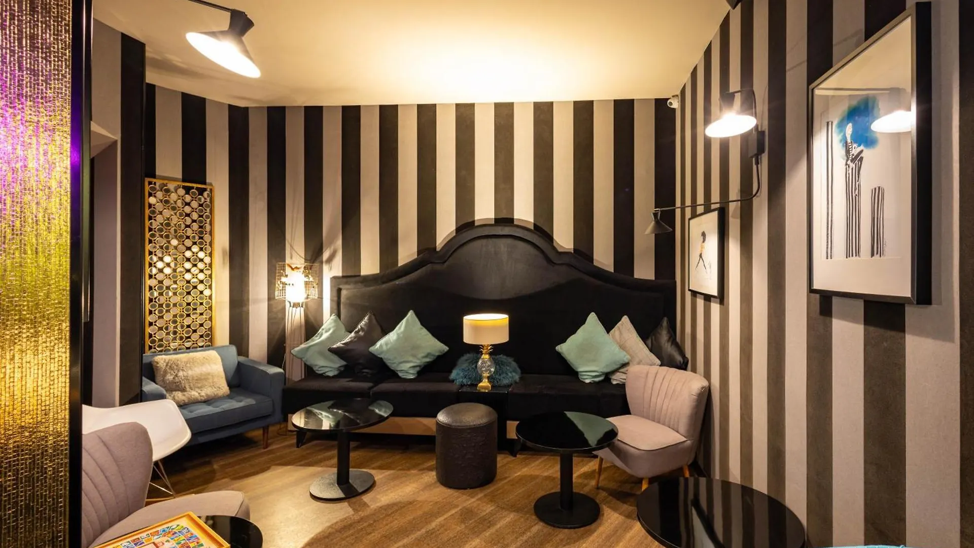 Hotel La Parizienne 3*, Paris France